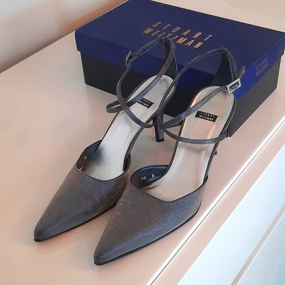 Stuart Weitzma silver high heeled shoe - Picture 6 of 7